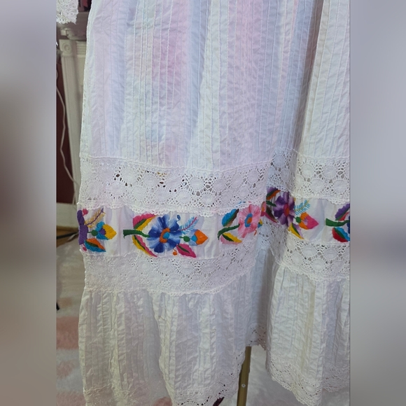 Vintage Style Handmade Lace Dress | Colorful Embroidery Boho Sz Medium Large - Picture 9 of 9